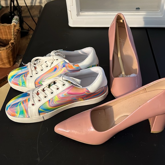 Bundle of Two Shoes - Picture 2 of 8